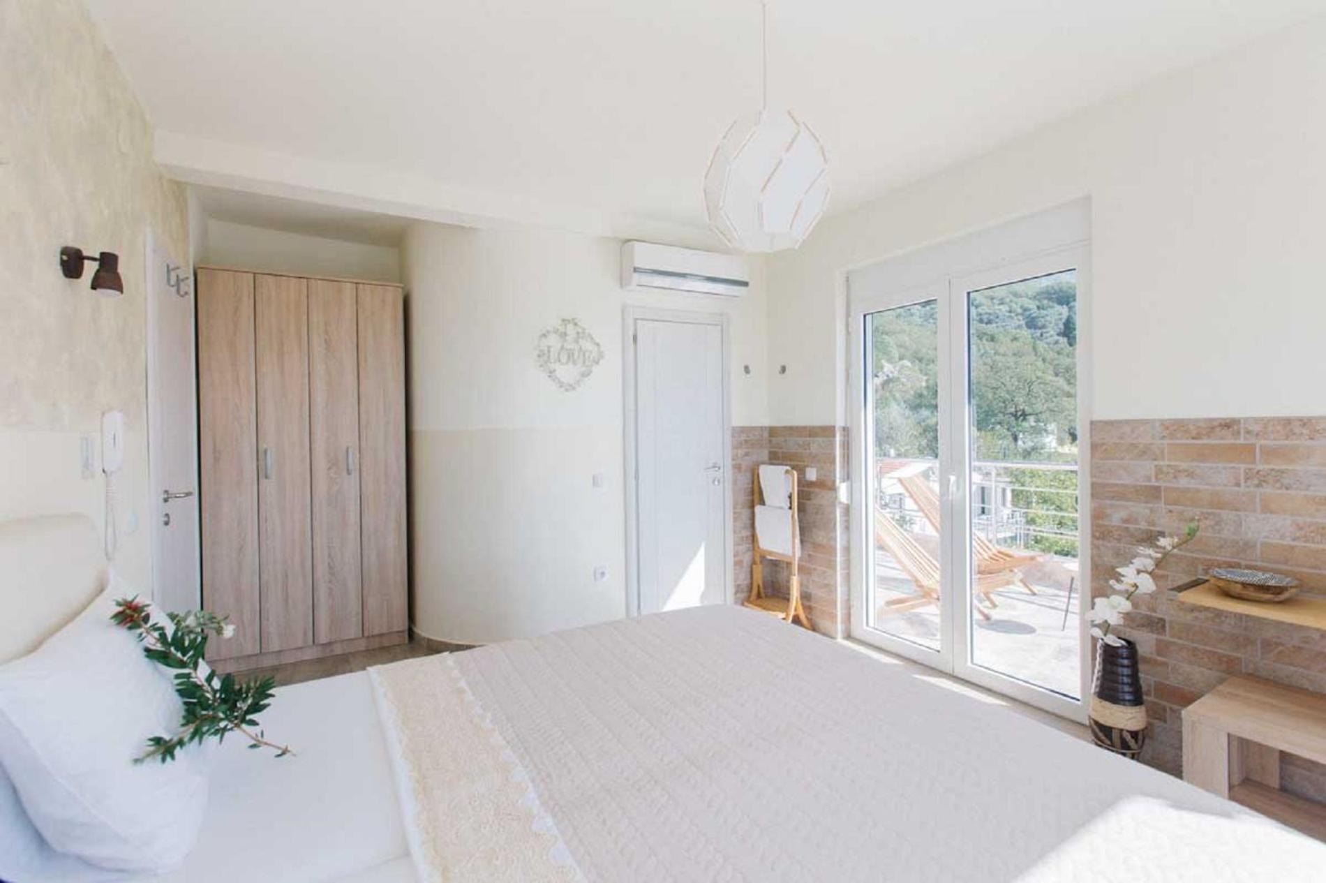 Mahakala Center 4* Petrovac